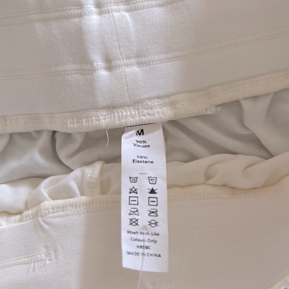 Halara off White elastic Shorts NWT M - Picture 3 of 11